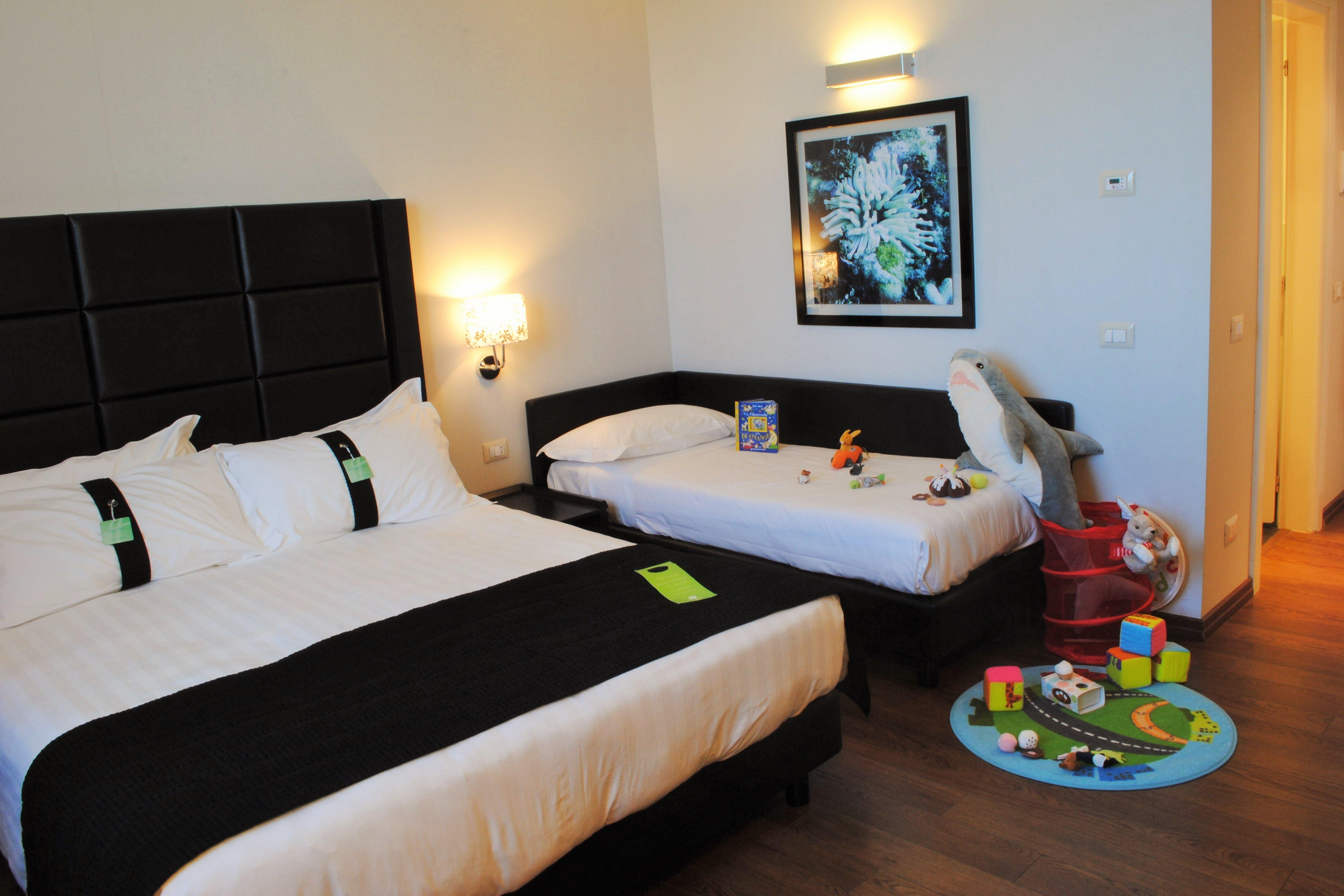 Holiday Inn Genoa City By Ihg Ngoại thất bức ảnh