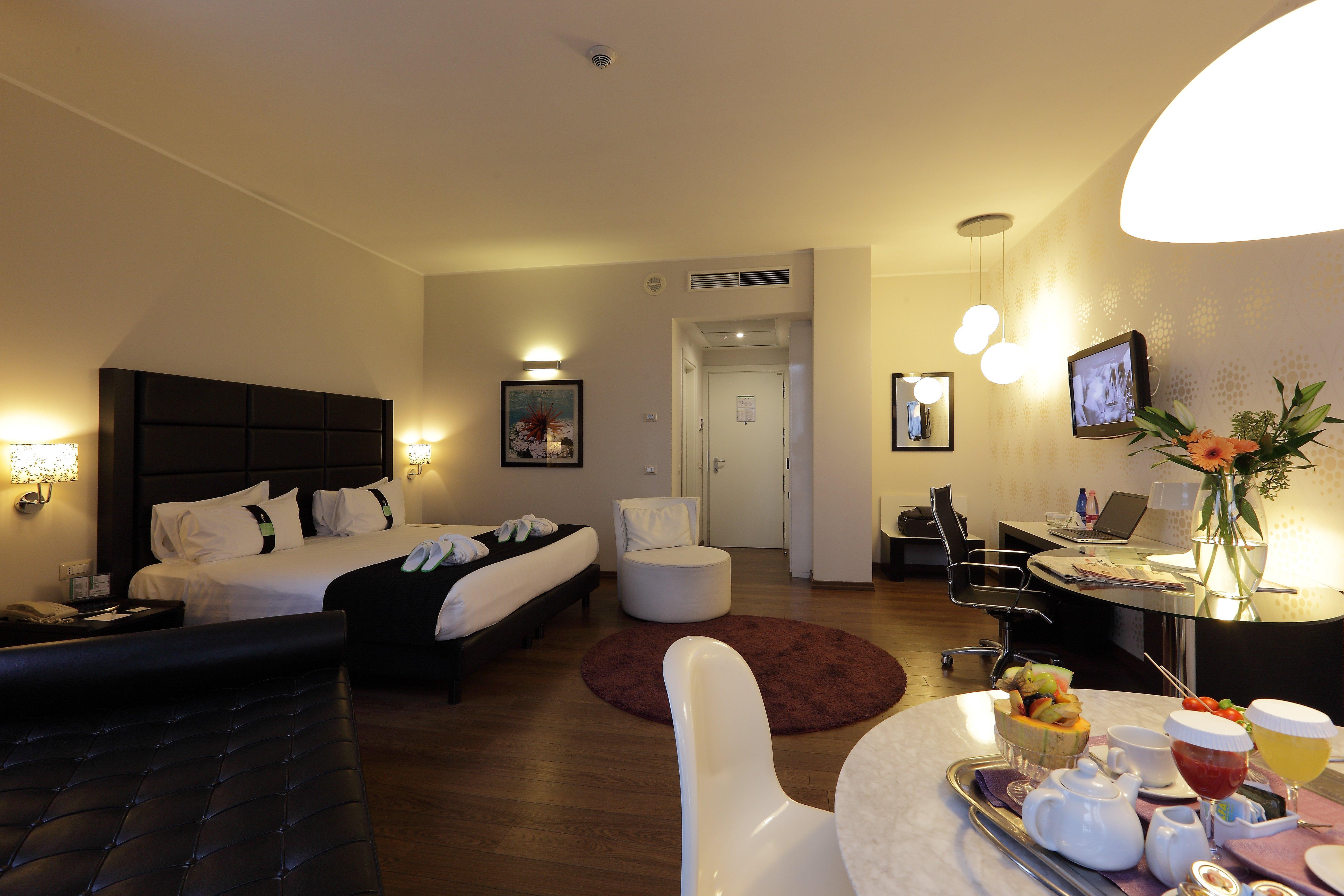 Holiday Inn Genoa City By Ihg Ngoại thất bức ảnh