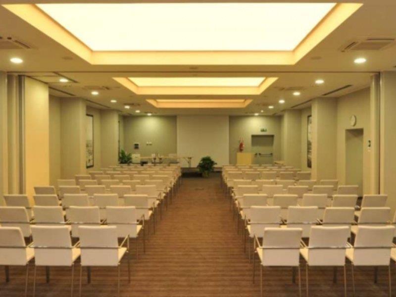 Holiday Inn Genoa City By Ihg Ngoại thất bức ảnh