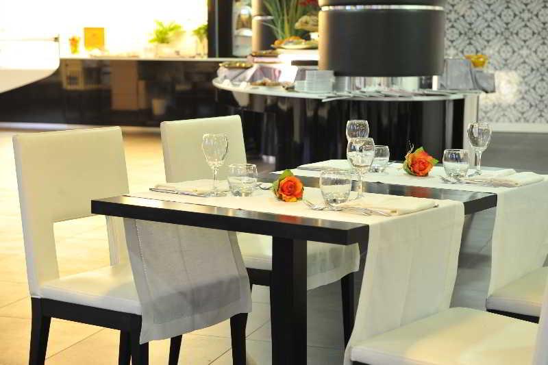 Holiday Inn Genoa City By Ihg Ngoại thất bức ảnh