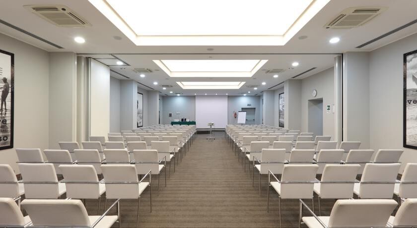 Holiday Inn Genoa City By Ihg Ngoại thất bức ảnh